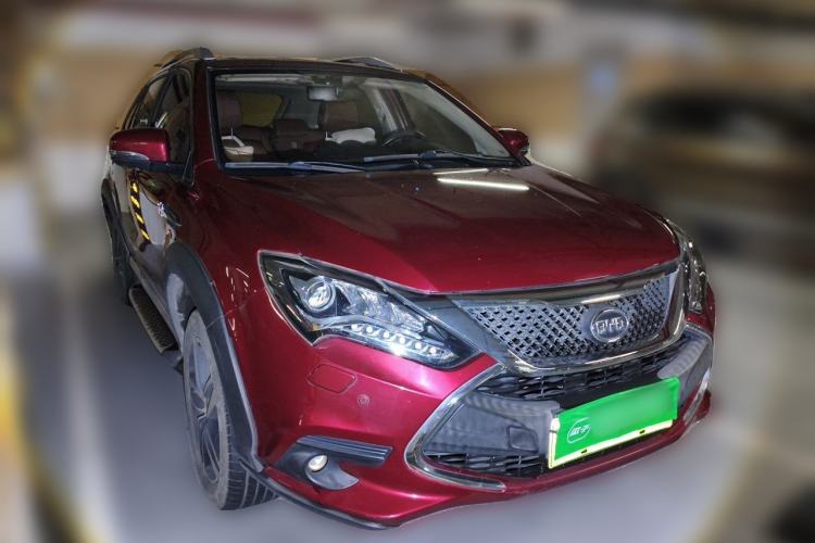 Used BYD Tang New Energy 2015 2.0T Four-Wheel-Drive Flagship Model Front Right 45 Deg