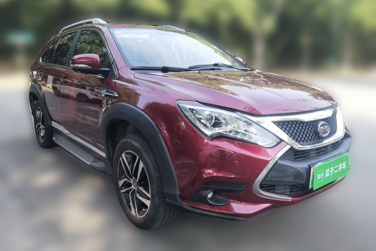 Used BYD Tang New Energy 2015 2.0T Four-Wheel-Drive Flagship Model Front Right 45 Deg