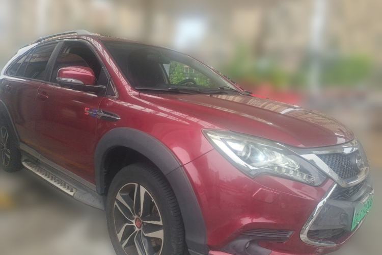 Used BYD Tang New Energy 2015 2.0T Four-Wheel-Drive Flagship Model Front Right 45 Deg