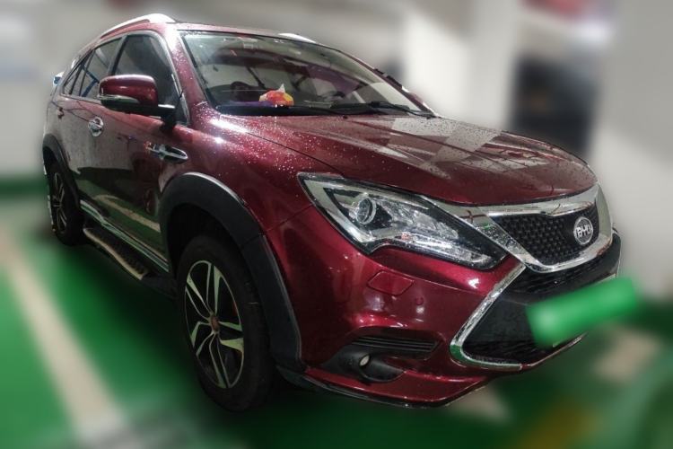 Used BYD Tang New Energy 2015 2.0T Four-Wheel-Drive Flagship Model Front Right 45 Deg