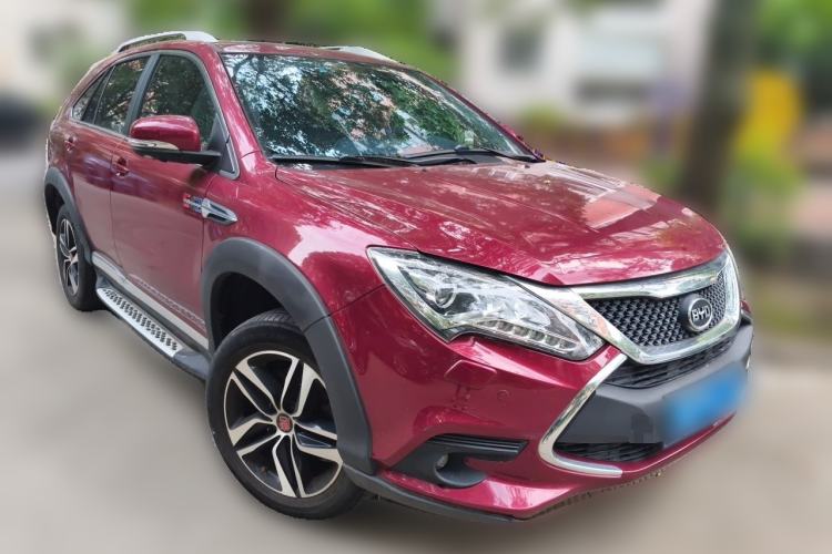Used BYD Tang New Energy 2015 2.0T Four-Wheel-Drive Flagship Model Front Right 45 Deg
