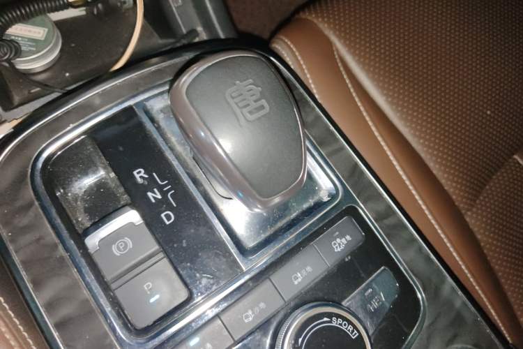 Used BYD Tang New Energy 2015 2.0T Four-Wheel-Drive Flagship Model Gear Lever
