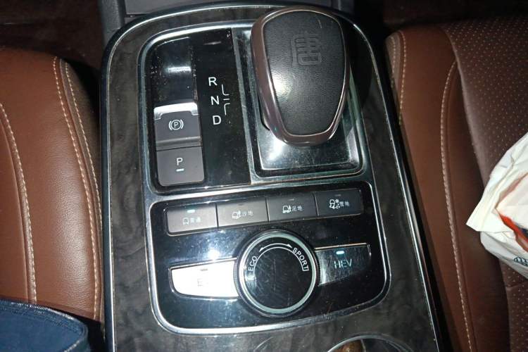 Used BYD Tang New Energy 2015 2.0T Four-Wheel-Drive Flagship Model Gear Lever