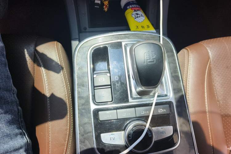 Used BYD Tang New Energy 2015 2.0T Four-Wheel-Drive Flagship Model Gear Lever