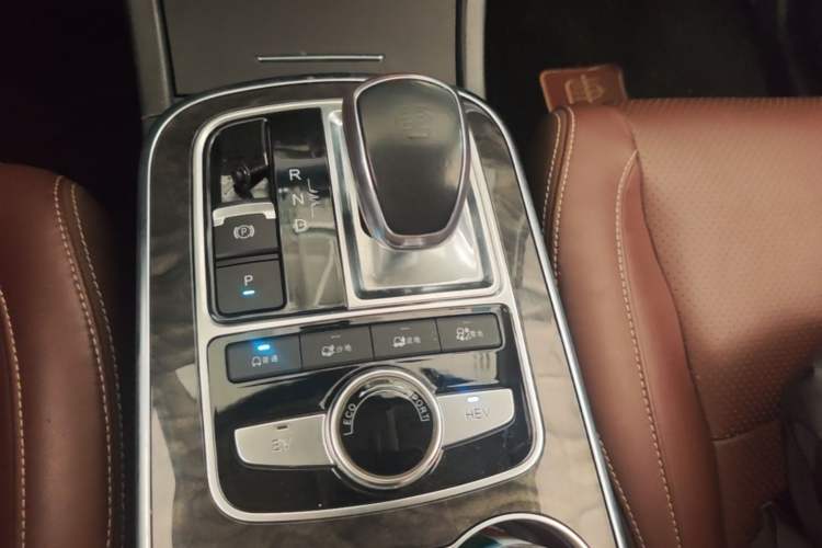 Used BYD Tang New Energy 2015 2.0T Four-Wheel-Drive Flagship Model Gear Lever