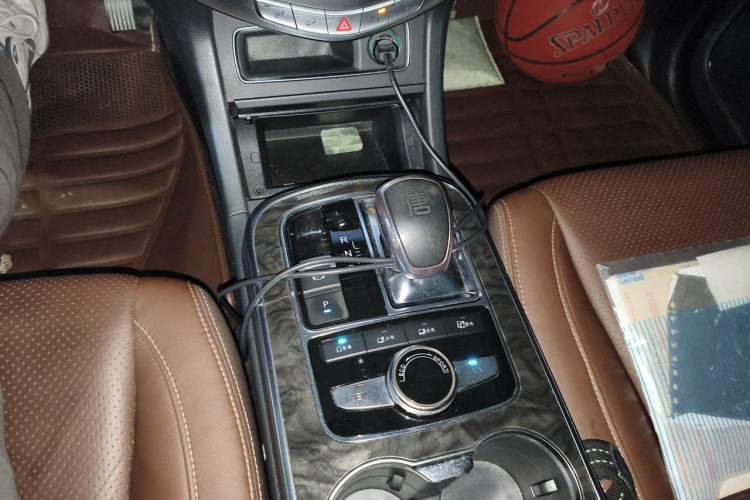 Used BYD Tang New Energy 2015 2.0T Four-Wheel-Drive Flagship Model Gear Lever