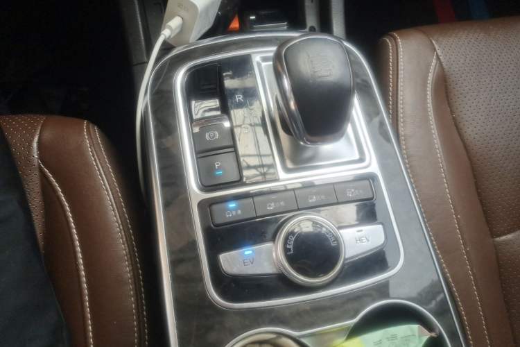 Used BYD Tang New Energy 2015 2.0T Four-Wheel-Drive Flagship Model Gear Lever