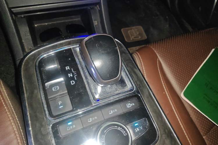Used BYD Tang New Energy 2015 2.0T Four-Wheel-Drive Flagship Model Gear Lever