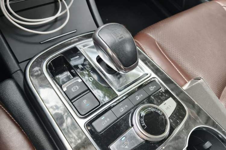 Used BYD Tang New Energy 2015 2.0T Four-Wheel-Drive Flagship Model Gear Lever
