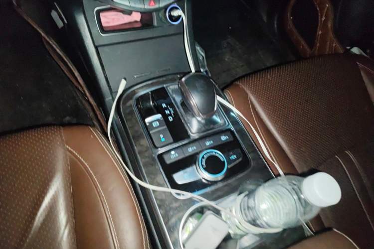 Used BYD Tang New Energy 2015 2.0T Four-Wheel-Drive Flagship Model Gear Lever