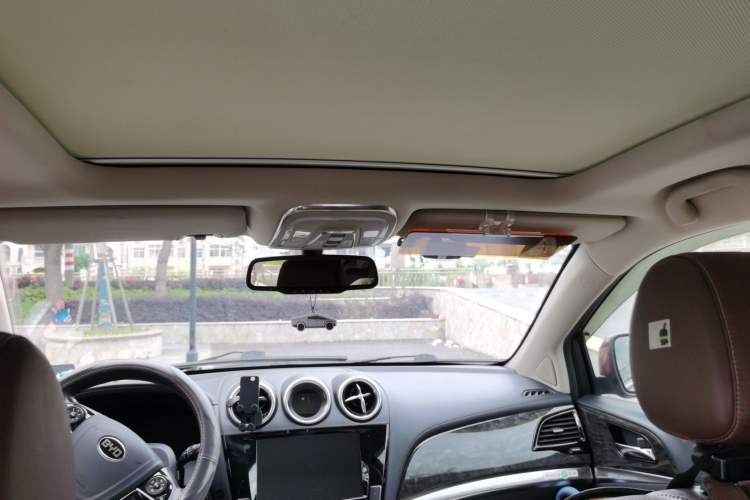 Used BYD Tang New Energy 2015 2.0T Four-Wheel-Drive Flagship Model Headliner