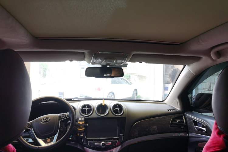 Used BYD Tang New Energy 2015 2.0T Four-Wheel-Drive Flagship Model Headliner