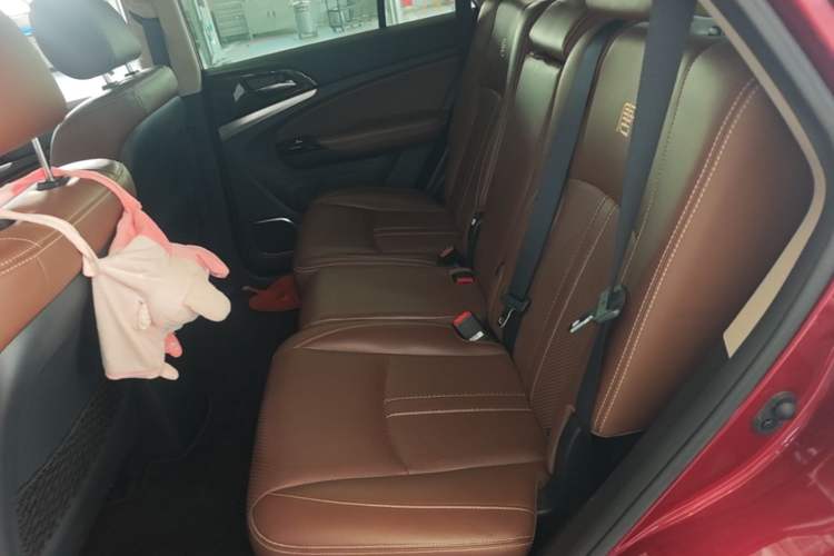 Used BYD Tang New Energy 2015 2.0T Four-Wheel-Drive Flagship Model Left Rear Seat