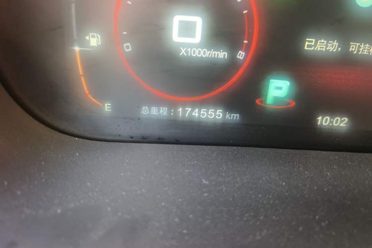 Used BYD Tang New Energy 2015 2.0T Four-Wheel-Drive Flagship Model Odometer Close Up