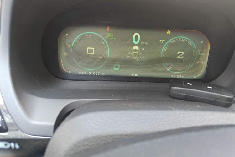 Used BYD Tang New Energy 2015 2.0T Four-Wheel-Drive Flagship Model Odometer Close Up