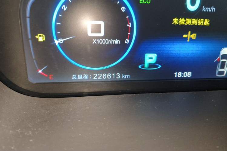 Used BYD Tang New Energy 2015 2.0T Four-Wheel-Drive Flagship Model Odometer Close Up