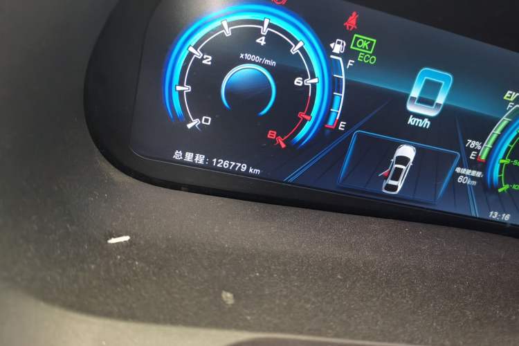 Used BYD Tang New Energy 2015 2.0T Four-Wheel-Drive Flagship Model Odometer Close Up
