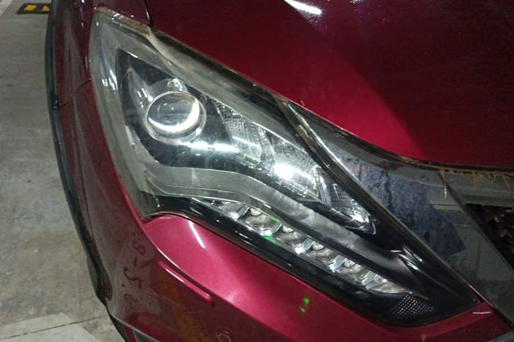 Used BYD Tang New Energy 2015 2.0T Four-Wheel-Drive Flagship Model Right Front Headlight