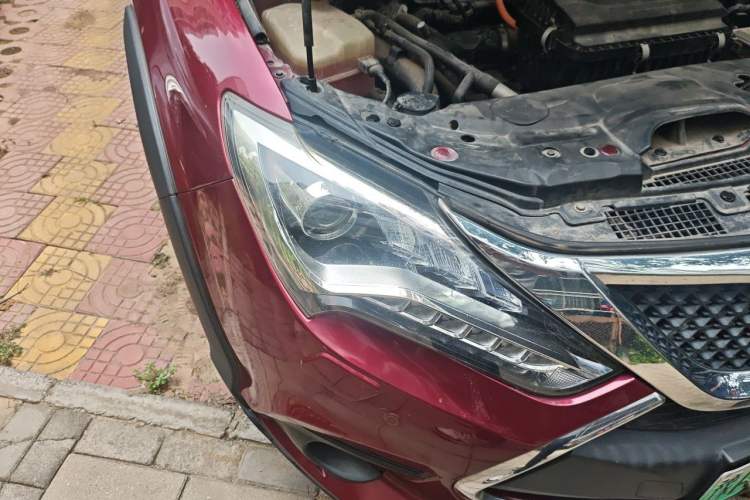 Used BYD Tang New Energy 2015 2.0T Four-Wheel-Drive Flagship Model Right Front Headlight