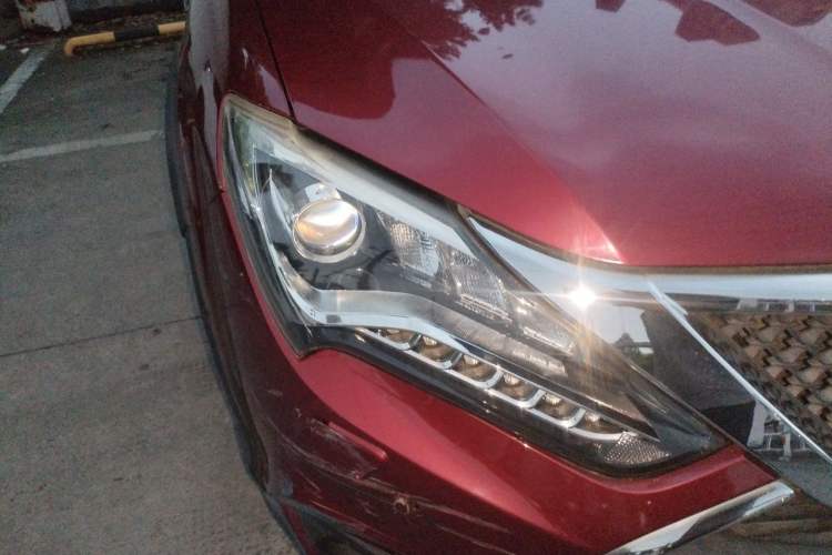 Used BYD Tang New Energy 2015 2.0T Four-Wheel-Drive Flagship Model Right Front Headlight