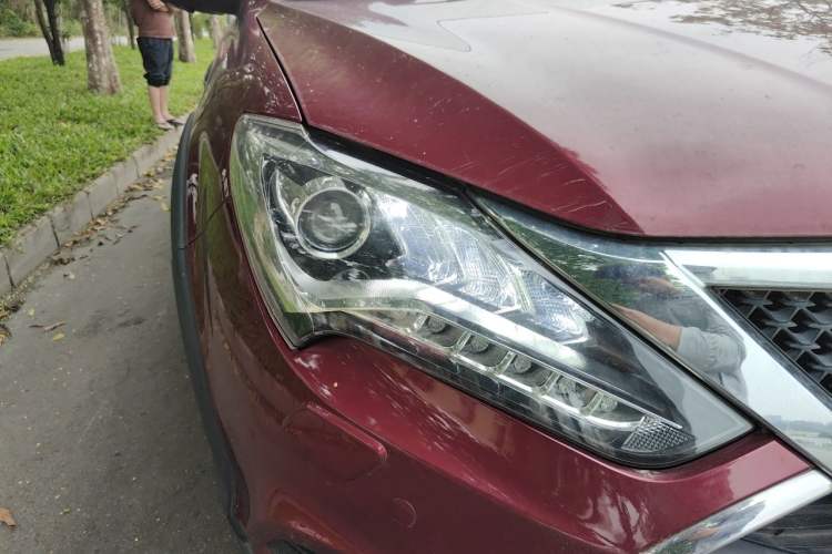 Used BYD Tang New Energy 2015 2.0T Four-Wheel-Drive Flagship Model Right Front Headlight