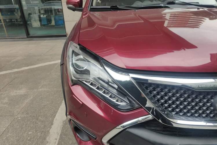 Used BYD Tang New Energy 2015 2.0T Four-Wheel-Drive Flagship Model Right Front Headlight