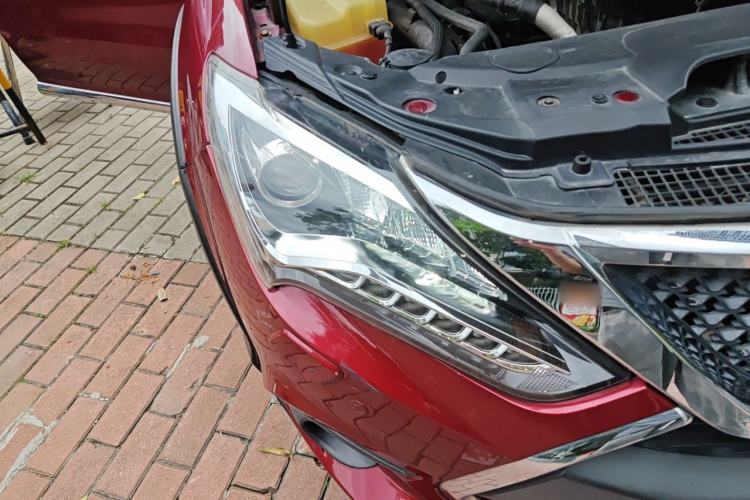 Used BYD Tang New Energy 2015 2.0T Four-Wheel-Drive Flagship Model Right Front Headlight