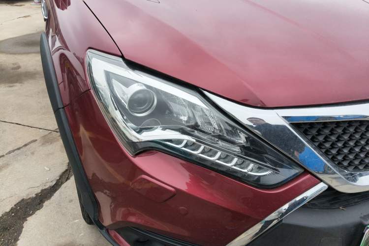 Used BYD Tang New Energy 2015 2.0T Four-Wheel-Drive Flagship Model Right Front Headlight