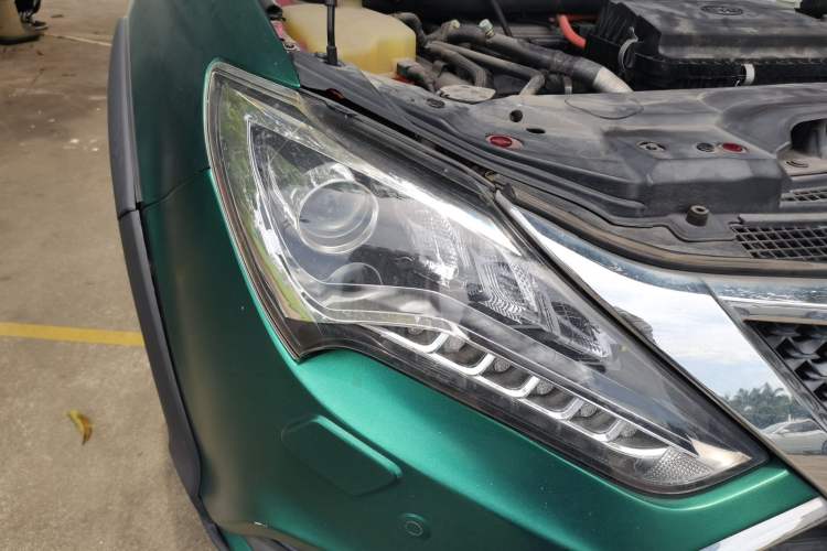 Used BYD Tang New Energy 2015 2.0T Four-Wheel-Drive Flagship Model Right Front Headlight