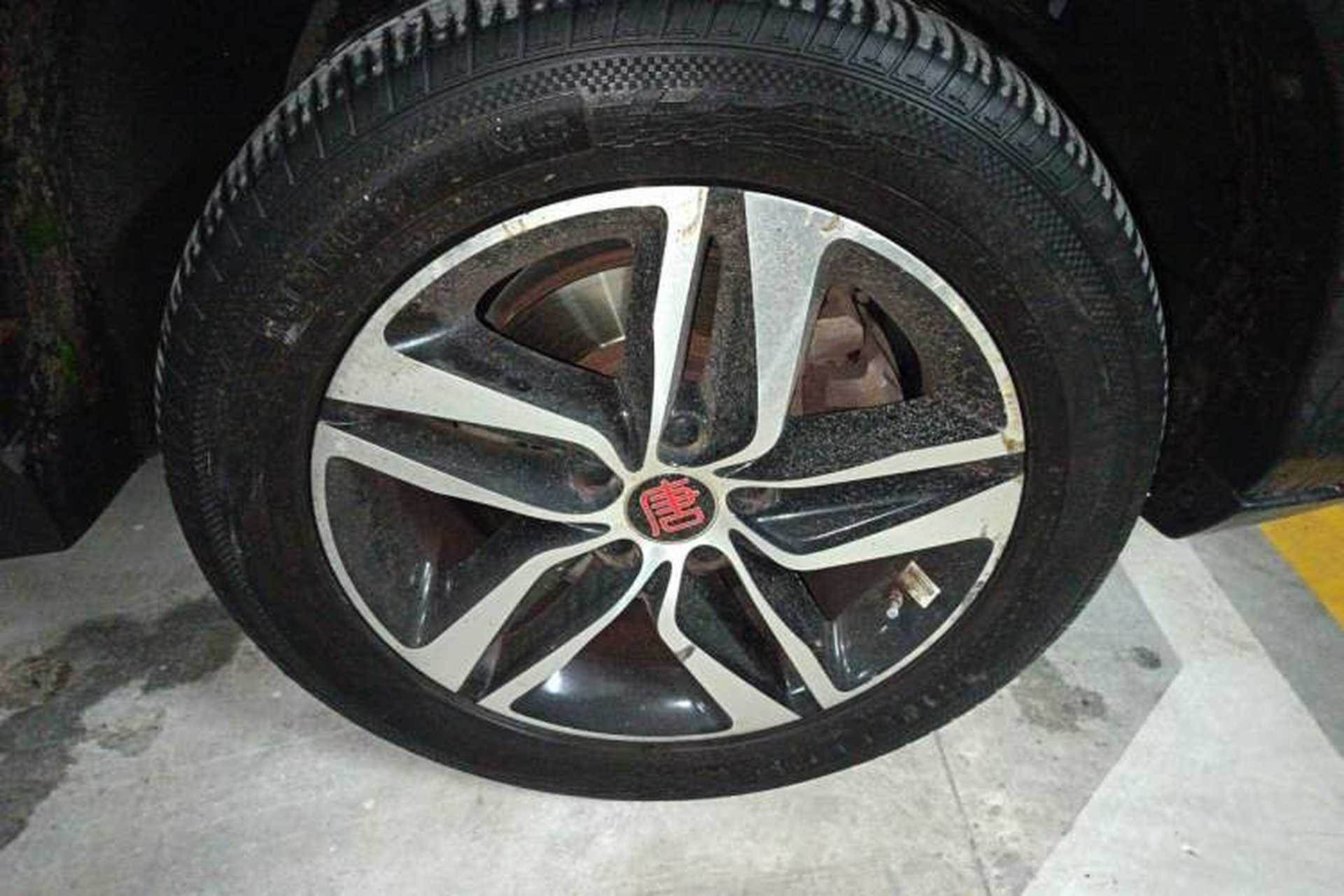 Used BYD Tang New Energy 2015 2.0T Four-Wheel-Drive Flagship Model Right Front Wheel Hub