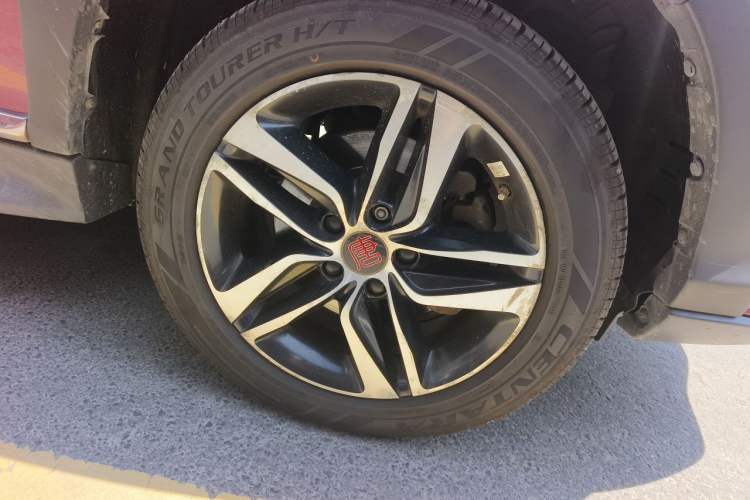 Used BYD Tang New Energy 2015 2.0T Four-Wheel-Drive Flagship Model Right Front Wheel Hub
