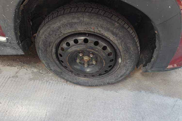 Used BYD Tang New Energy 2015 2.0T Four-Wheel-Drive Flagship Model Right Front Wheel Hub