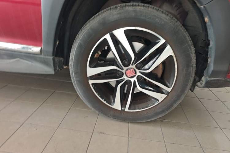 Used BYD Tang New Energy 2015 2.0T Four-Wheel-Drive Flagship Model Right Front Wheel Hub
