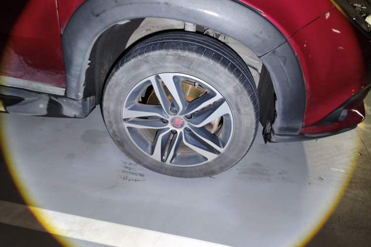 Used BYD Tang New Energy 2015 2.0T Four-Wheel-Drive Flagship Model Right Front Wheel Hub
