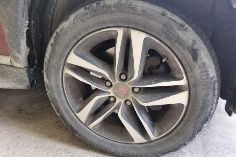Used BYD Tang New Energy 2015 2.0T Four-Wheel-Drive Flagship Model Right Front Wheel Hub