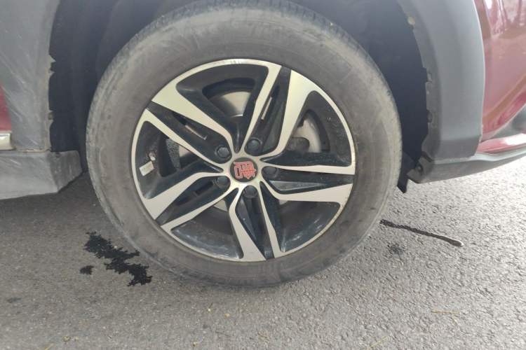 Used BYD Tang New Energy 2015 2.0T Four-Wheel-Drive Flagship Model Right Front Wheel Hub