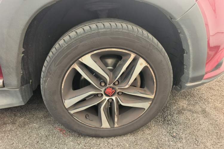 Used BYD Tang New Energy 2015 2.0T Four-Wheel-Drive Flagship Model Right Front Wheel Hub