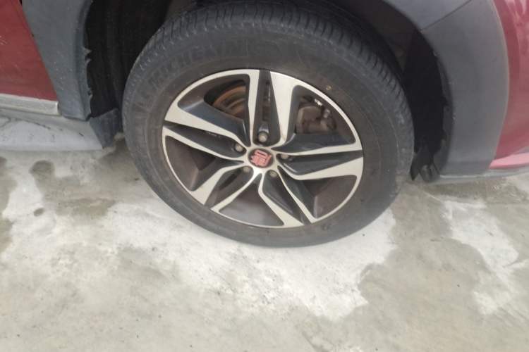 Used BYD Tang New Energy 2015 2.0T Four-Wheel-Drive Flagship Model Right Front Wheel Hub