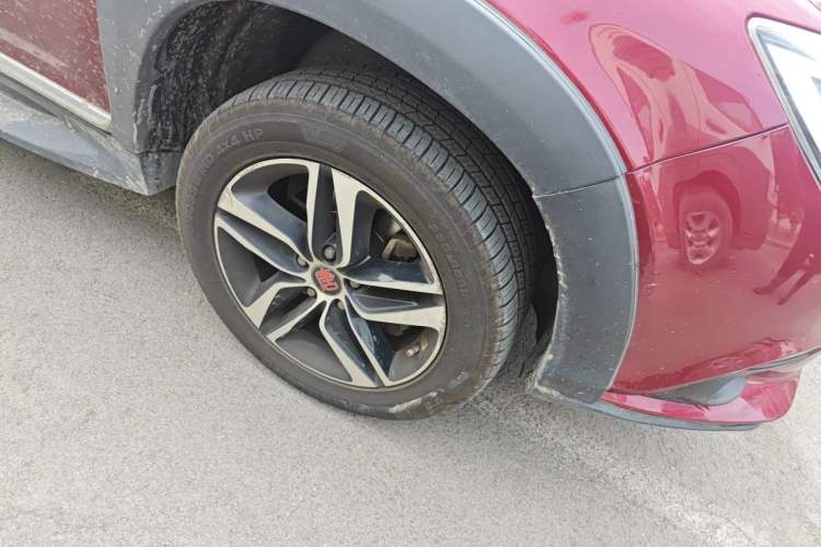 Used BYD Tang New Energy 2015 2.0T Four-Wheel-Drive Flagship Model Right Front Wheel Hub