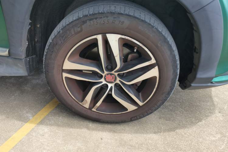 Used BYD Tang New Energy 2015 2.0T Four-Wheel-Drive Flagship Model Right Front Wheel Hub