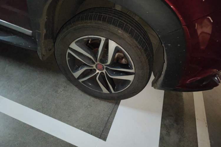 Used BYD Tang New Energy 2015 2.0T Four-Wheel-Drive Flagship Model Right Front Wheel Hub