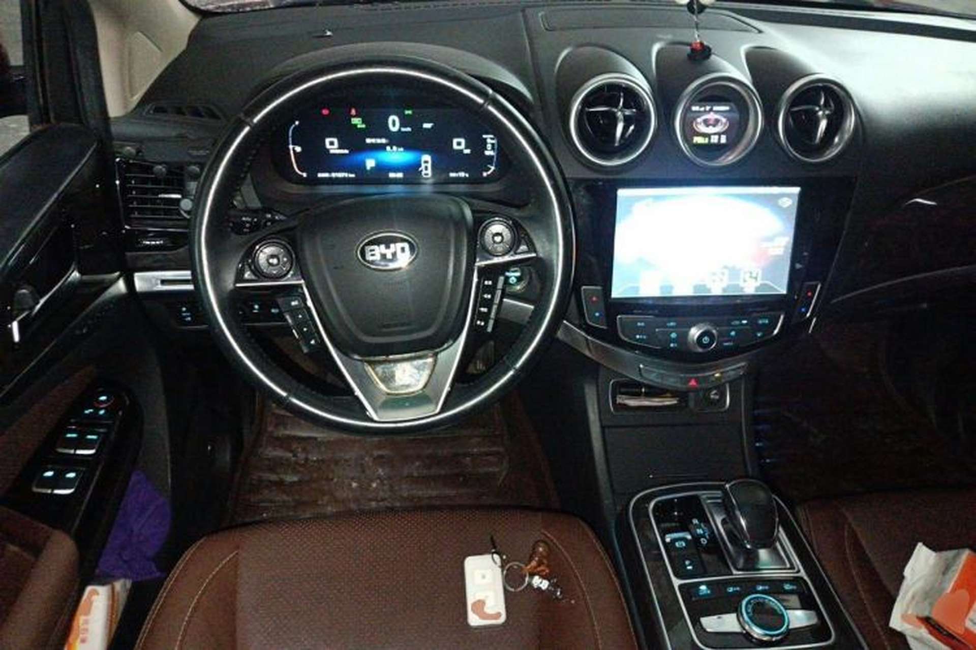 Used BYD Tang New Energy 2015 2.0T Four-Wheel-Drive Flagship Model Steering Wheel