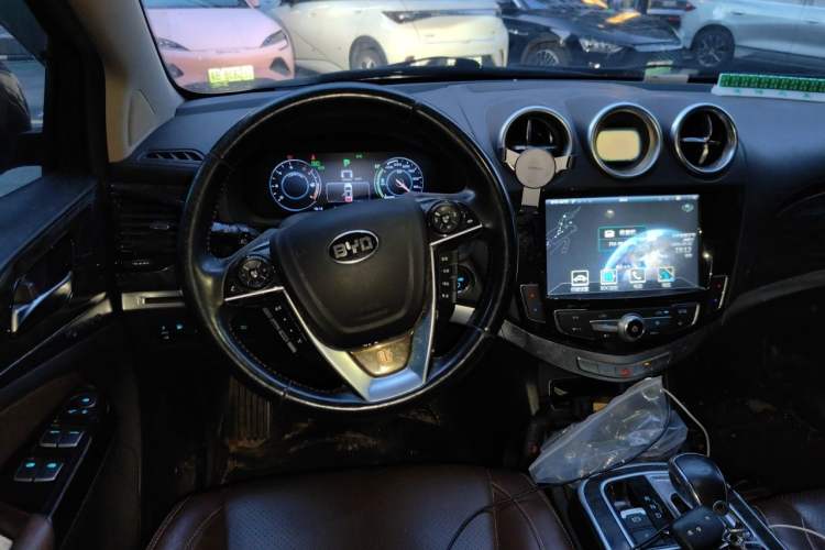 Used BYD Tang New Energy 2015 2.0T Four-Wheel-Drive Flagship Model Steering Wheel