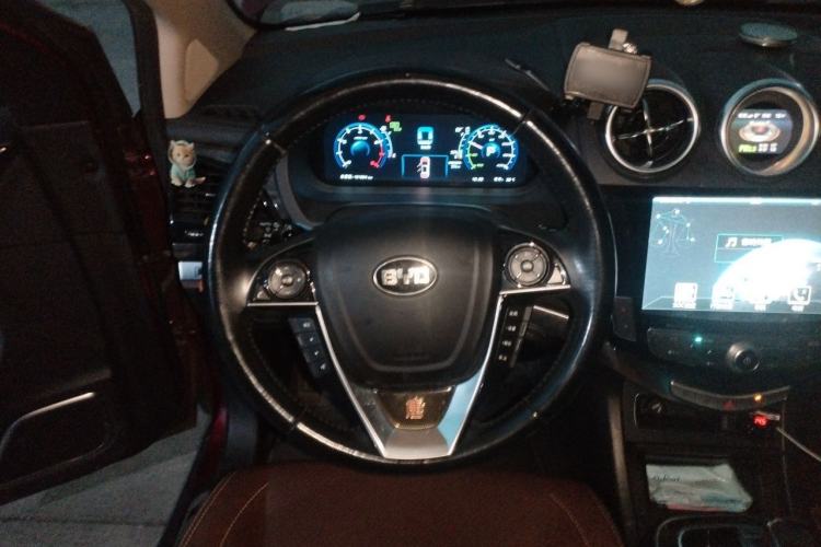 Used BYD Tang New Energy 2015 2.0T Four-Wheel-Drive Flagship Model Steering Wheel