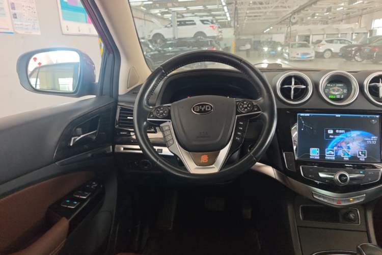 Used BYD Tang New Energy 2015 2.0T Four-Wheel-Drive Flagship Model Steering Wheel