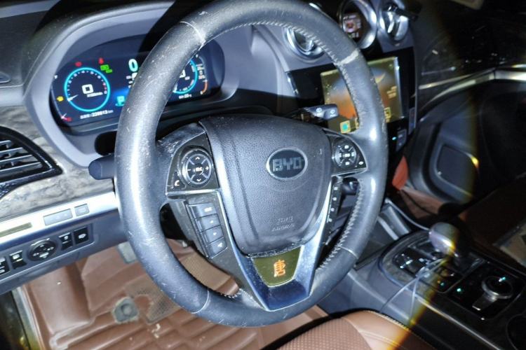 Used BYD Tang New Energy 2015 2.0T Four-Wheel-Drive Flagship Model Steering Wheel