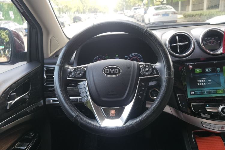 Used BYD Tang New Energy 2015 2.0T Four-Wheel-Drive Flagship Model Steering Wheel