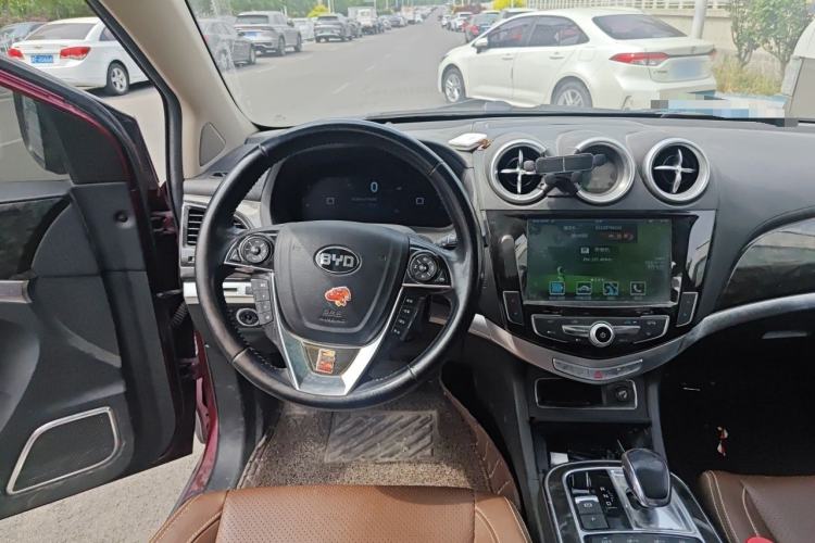 Used BYD Tang New Energy 2015 2.0T Four-Wheel-Drive Flagship Model Steering Wheel