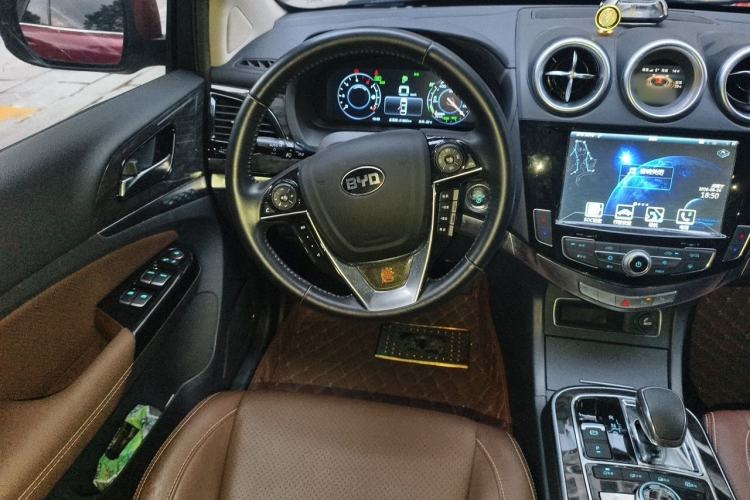 Used BYD Tang New Energy 2015 2.0T Four-Wheel-Drive Flagship Model Steering Wheel