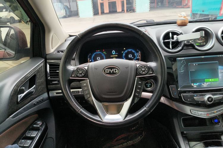 Used BYD Tang New Energy 2015 2.0T Four-Wheel-Drive Flagship Model Steering Wheel